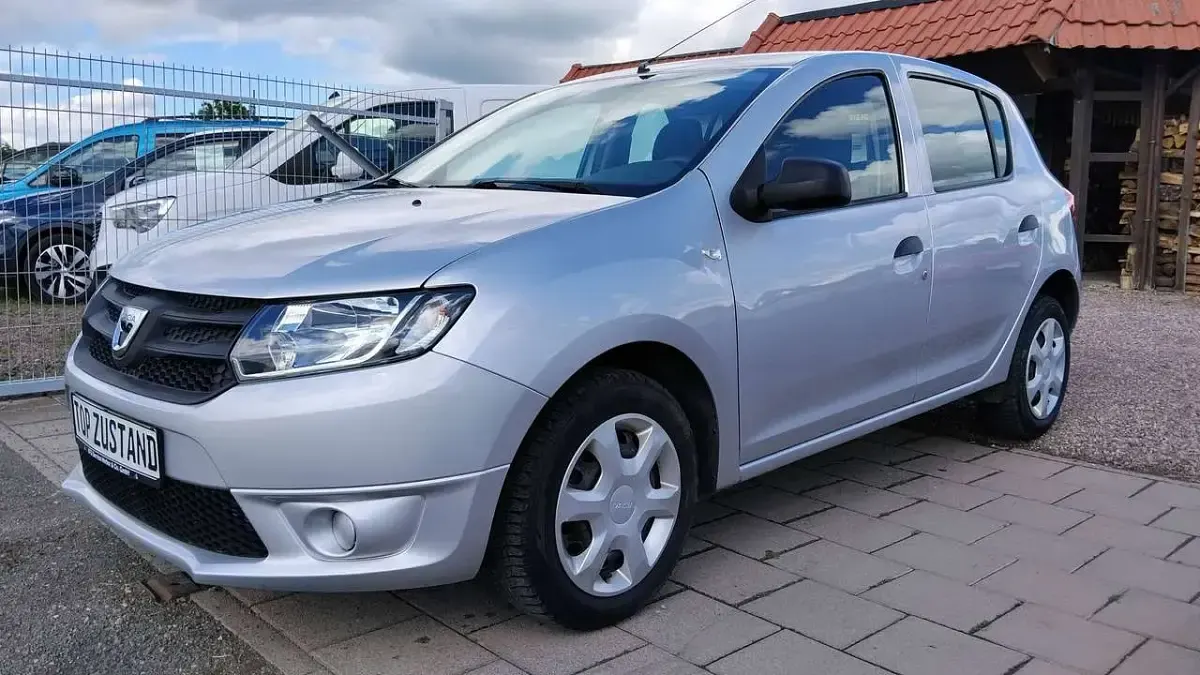 Gebraucht Dacia Sandero 75 PS (55 kW) 2014 Silber Limousine