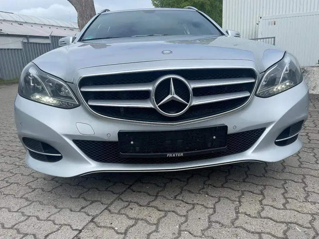 Gebraucht Mercedes E200 136 PS (100 kW) 2015 Silber Kombi