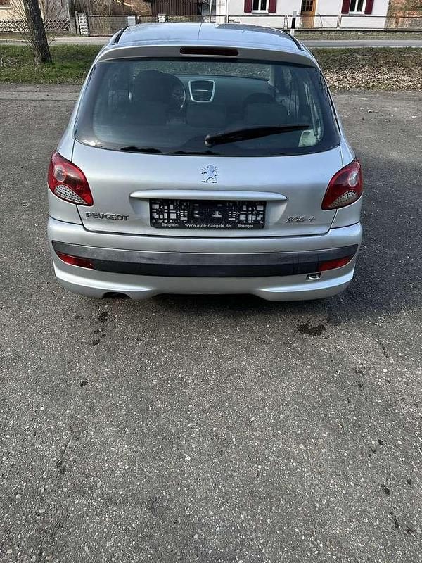 Gebraucht Peugeot 206 75 PS (55 kW) 2009 Limousine