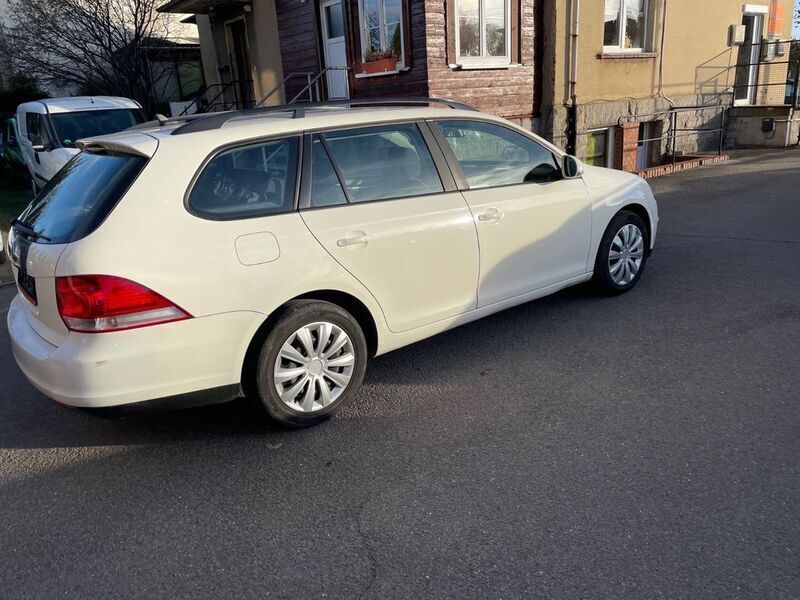Gebraucht VW Golf V Trendline 105 PS (77 kW) 2007 Campanellaweiß Kombi