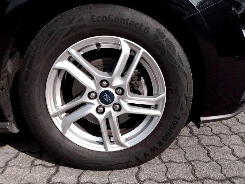 Gebraucht Ford Focus Cool & Connect 125 PS (91 kW) 2020 Obsidianschwarzmetallic Limousine