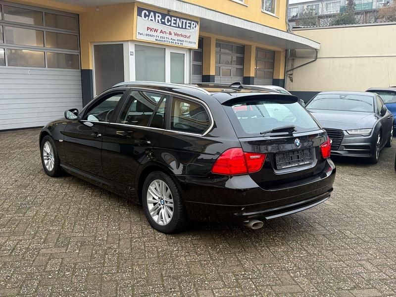 Gebraucht BMW 320 M Sport 184 PS (135 kW) 2010 Black sapphire metallic Kombi