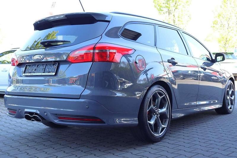 Usata Ford Focus ST 250 CV (183 kW) 2017 Grigio Station wagon