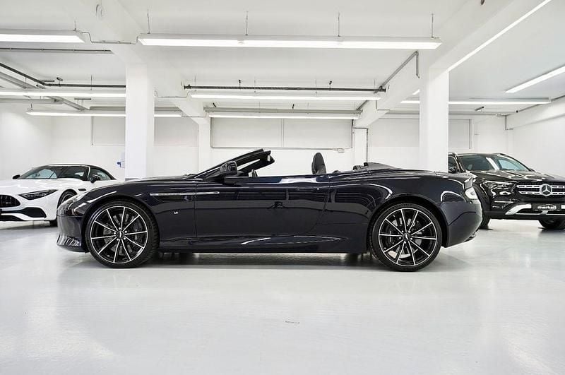 Gebraucht Aston Martin DB9 548 PS (403 kW) 2017 Ultramarineschwarz Cabrio