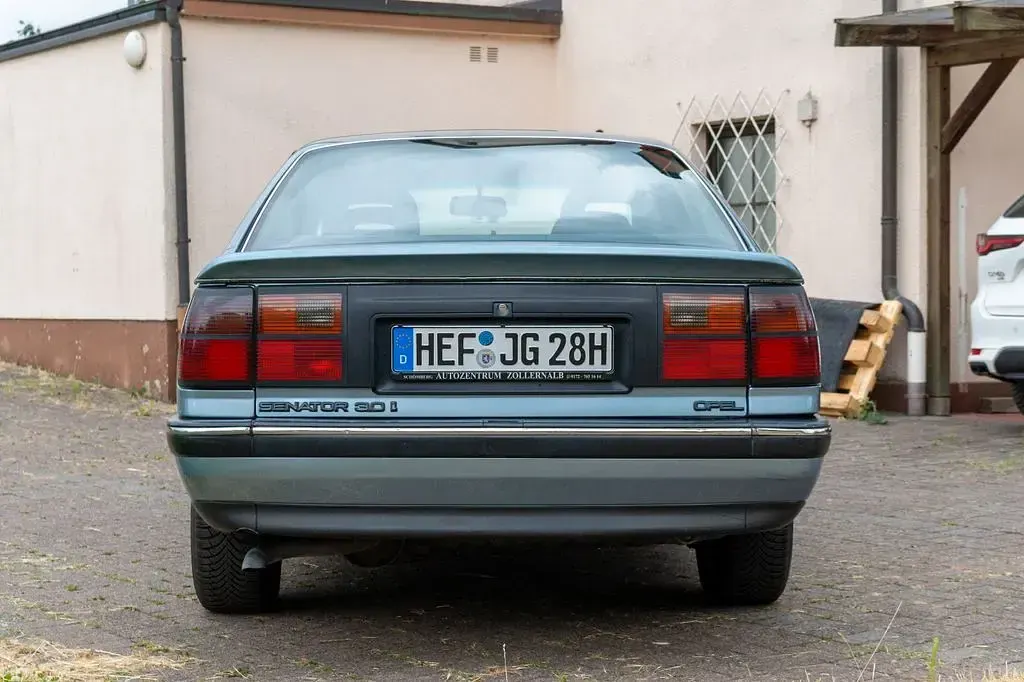 Gebraucht Opel Senator 177 PS (130 kW) 1991 Blau Limousine