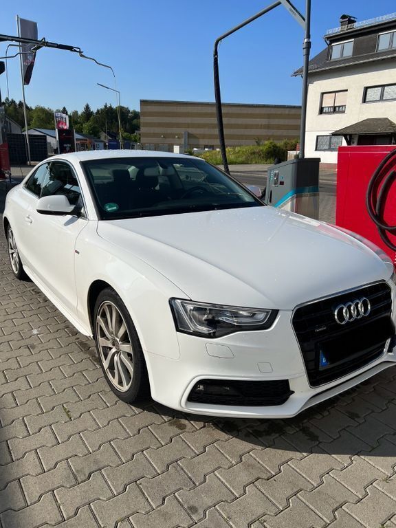 Weiß Gebraucht 2016 Audi A5 S-Line Coupé | 17.399 € (Superpreis) - Bild 1/4