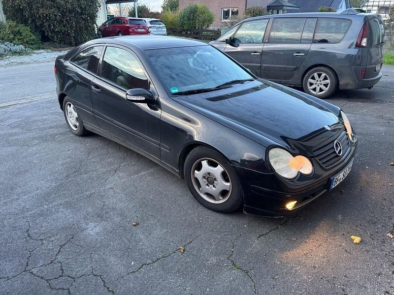 Schwarz Gebraucht 2003 Mercedes C180 Coupé | 1.200 € (Superpreis) - Bild 1/4