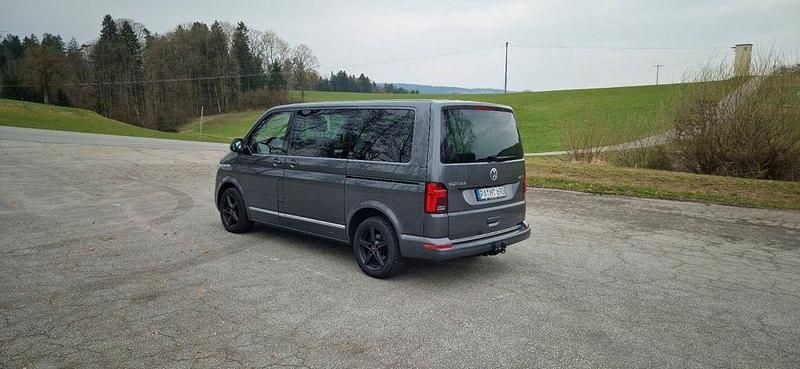 Second-hand VW Multivan 204 CP (150 kW) 2021 Gri Monovolum