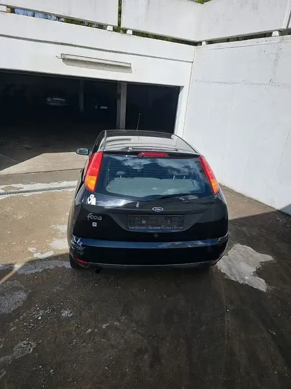 Occasion Ford Focus 75 ch (55 kW) 2001 Noir Berline
