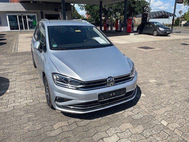 Silber Gebraucht 2018 VW Golf Sportsvan Join Van / Kleinbus | 18.990 € (Fairer Preis) - Bild 1/4