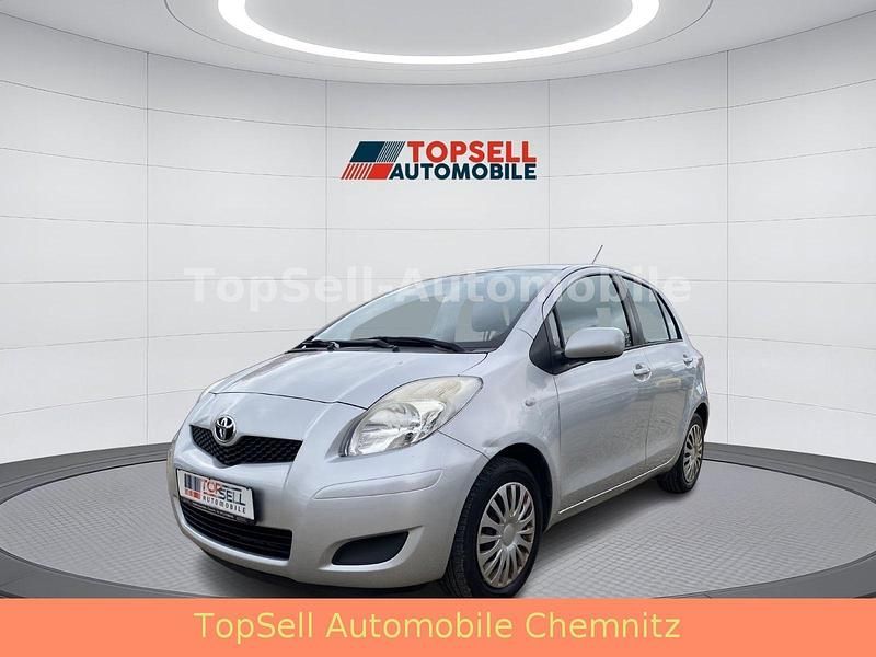 Silber Gebraucht 2012 Toyota Yaris Kleinwagen | 6.969 € (Fairer Preis) - Bild 1/4