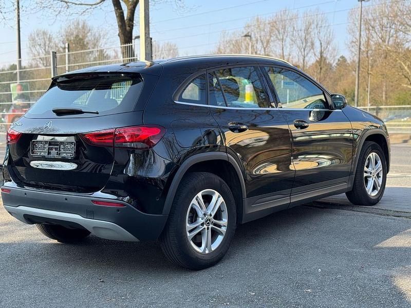Gebraucht Mercedes GLA250 Business 218 PS (160 kW) 2023 Schwarz SUV