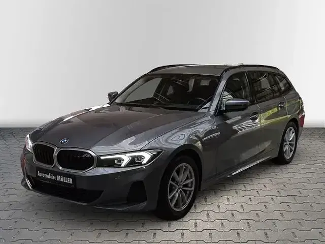 Gebraucht BMW 318 Shadowline 150 PS (110 kW) 2024 Skyscraper grau metallic Kombi