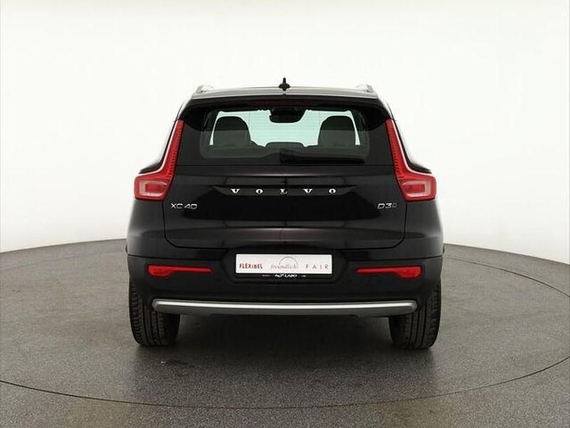 Gebraucht Volvo XC40 Momentum 150 PS (110 kW) 2019 Black solid "stone" SUV