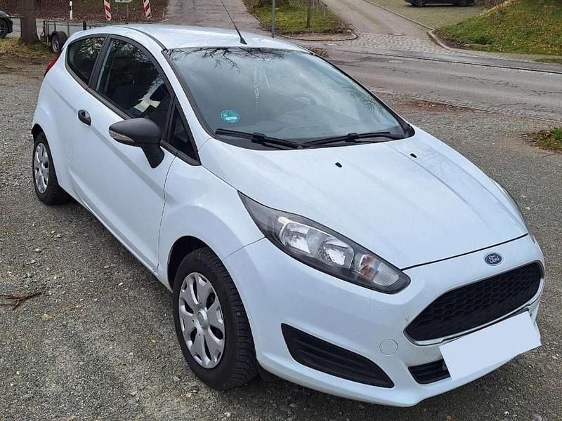 Gebraucht Ford Fiesta Ambiente 60 PS (44 kW) 2016 Weiß Limousine