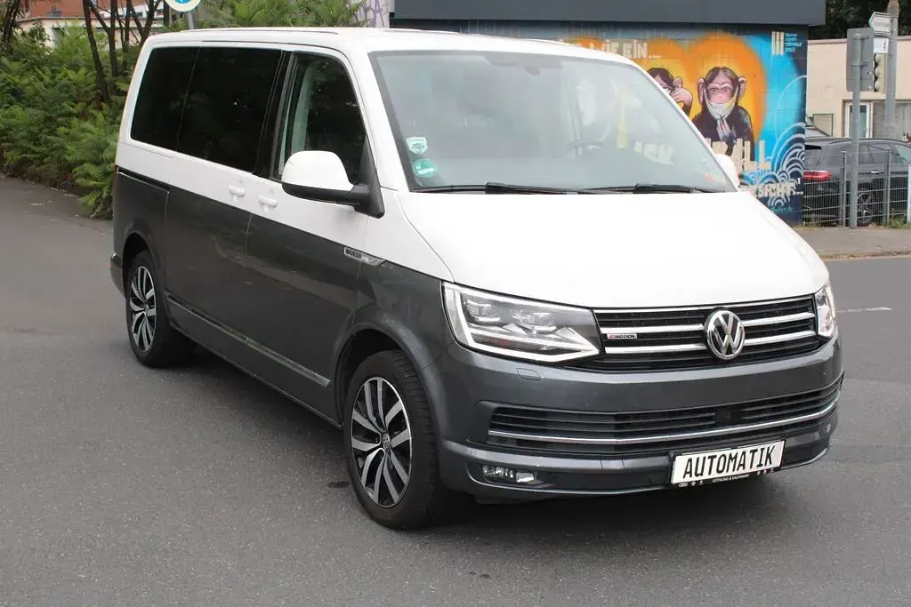 Gebraucht VW Multivan Generation Six 204 PS (150 kW) 2018 Grau weiss Van / Kleinbus