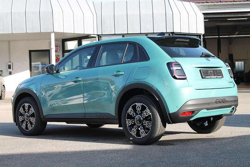 Gebraucht Fiat 600 Icon 110 PS (80 kW) 2025 Aqua blau SUV