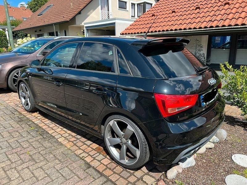 Schwarz Gebraucht 2015 Audi A1 Sportback S-Line Kleinwagen | 14.999 € (Fairer Preis) - Bild 1/4