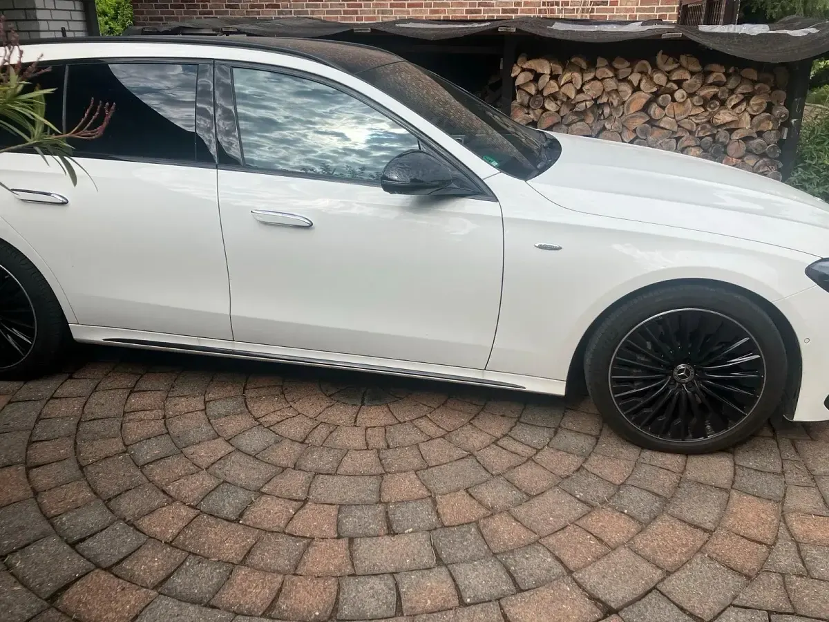 Gebraucht Mercedes E300 AMG line 197 PS (144 kW) 2025 Weiß Kombi