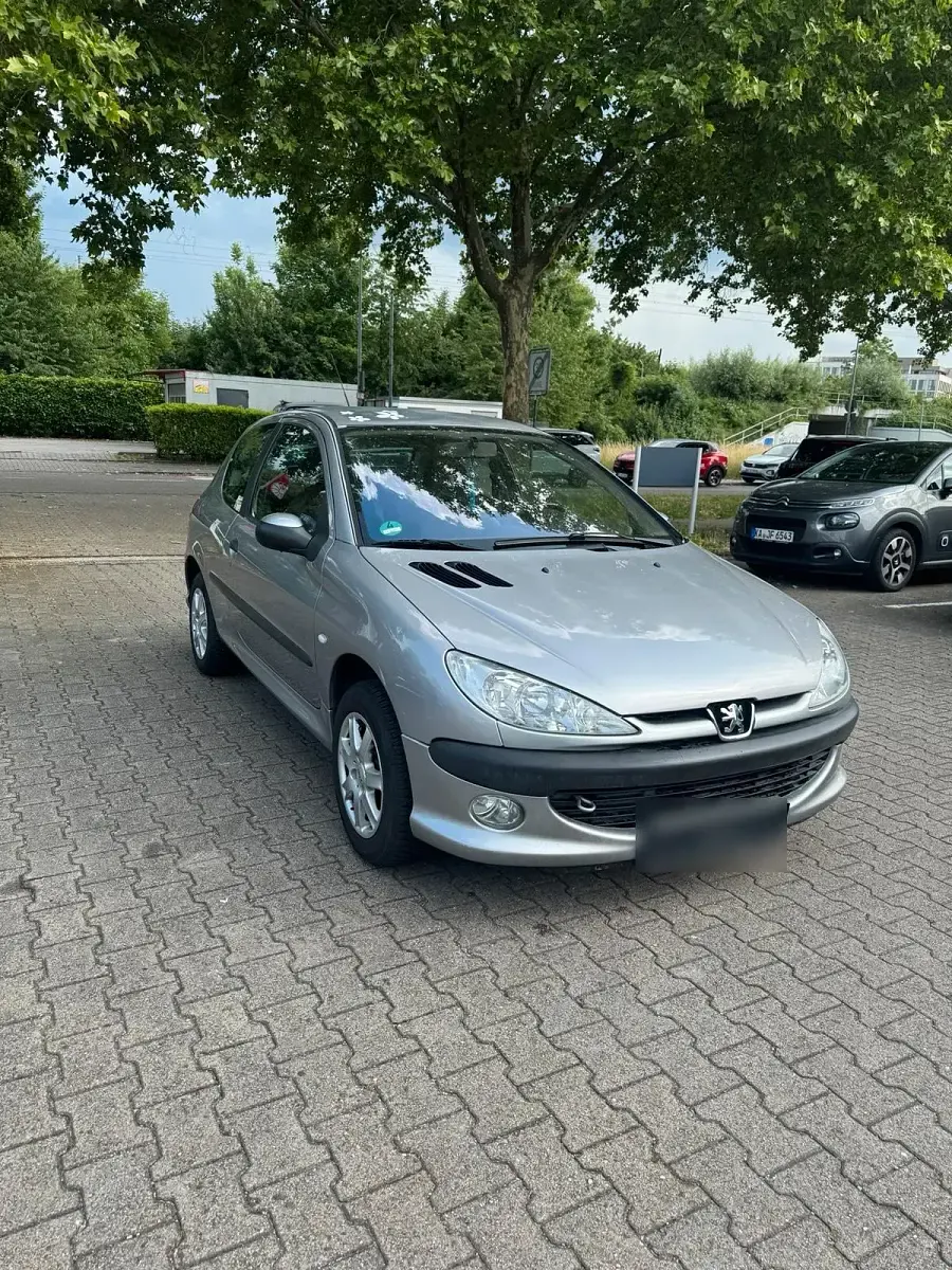 Gebraucht Peugeot 206 75 PS (55 kW) 2005 Silber Kleinwagen