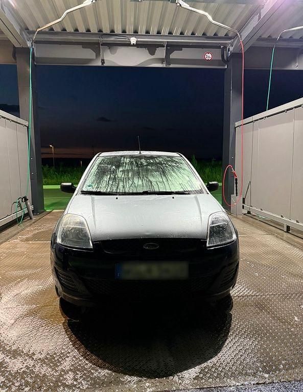 Silber Gebraucht 2004 Ford Fiesta Viva Kleinwagen | 1.100 € (Fairer Preis) - Bild 1/3