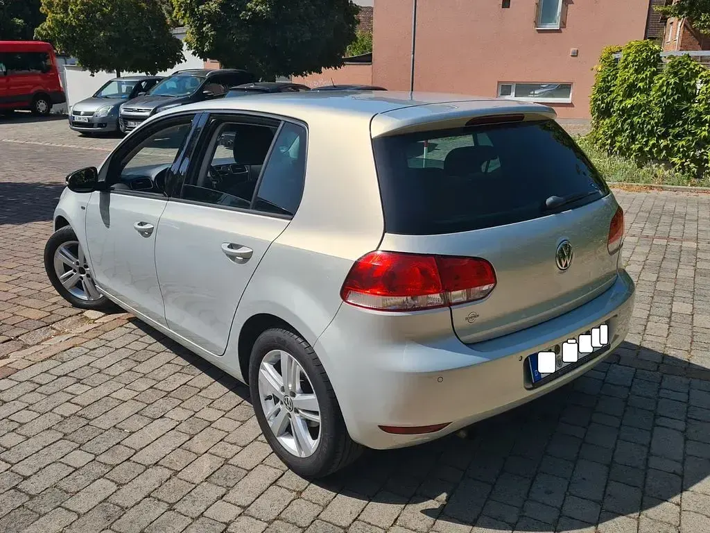 Gebraucht VW Golf VII Match 105 PS (77 kW) 2012 Silber Limousine