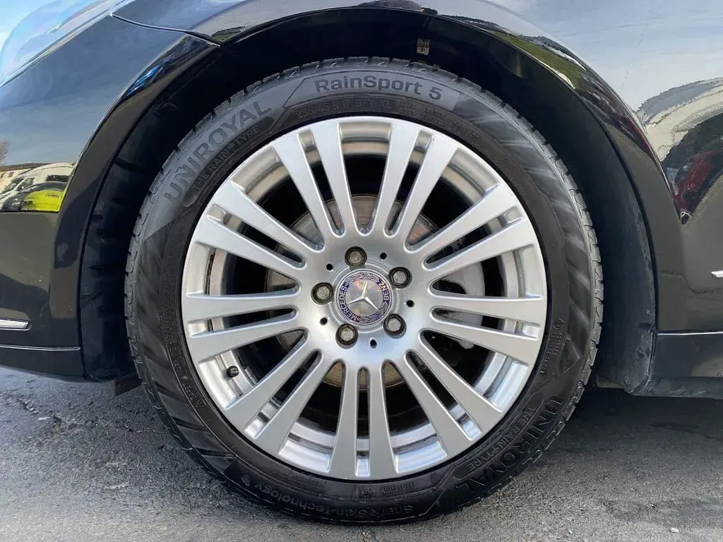 Second-hand Mercedes E200 184 CP (135 kW) 2012 Negru Cabrio