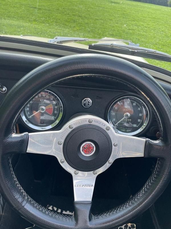 Second-hand MG Midget 54 CP (39 kW) 1964 Alb Cabrio