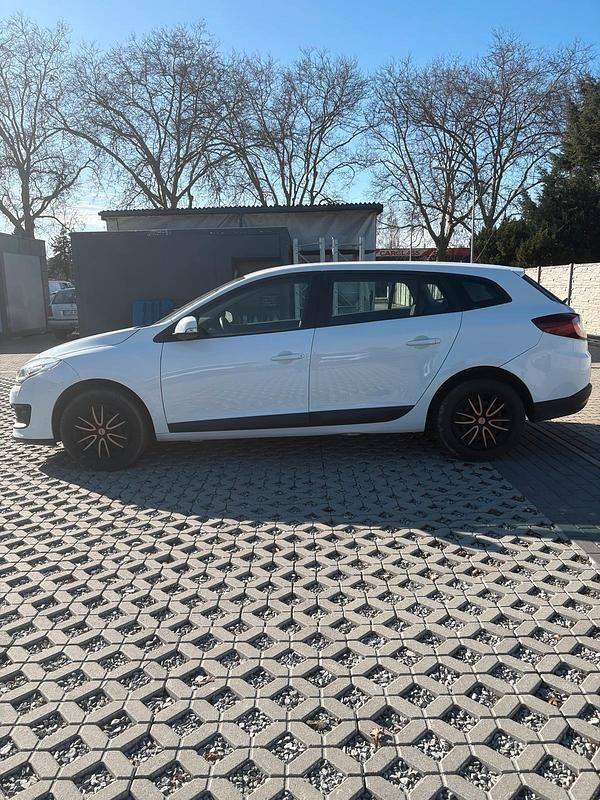 Gebraucht Renault Mégane GrandTour 116 PS (85 kW) 2015 Weiß Kombi