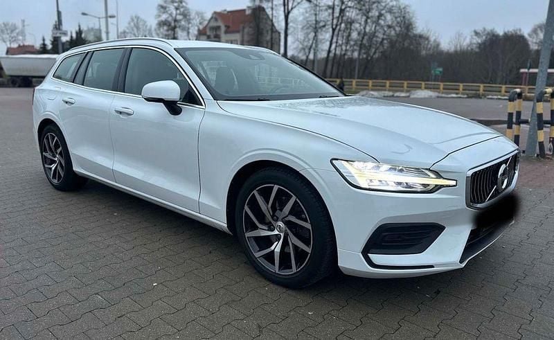 Gebraucht Volvo V60 Momentum 190 PS (139 kW) 2020 Weiß Kombi