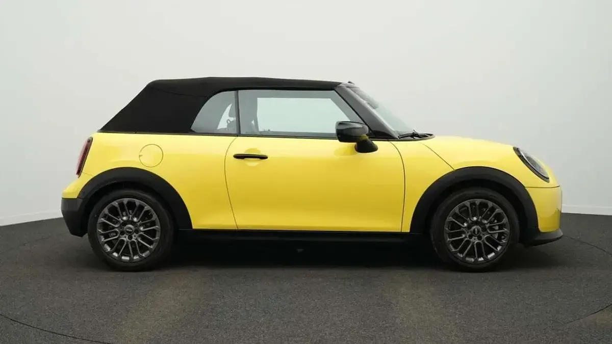 Gebraucht Mini Cooper Cabriolet Classic 163 PS (119 kW) 2025 Gelb Cabrio