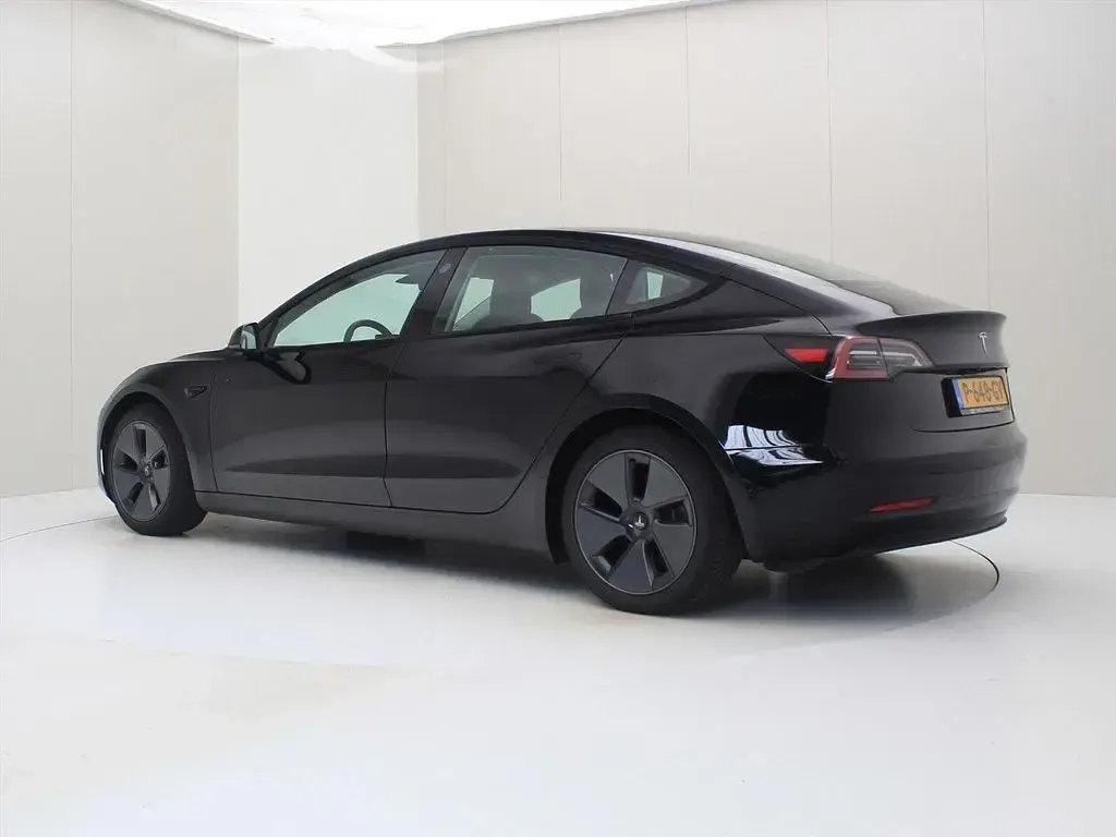 Gebraucht Tesla Model 3 Standard Range 225 kW (306 PS) 2022 Schwarz Limousine
