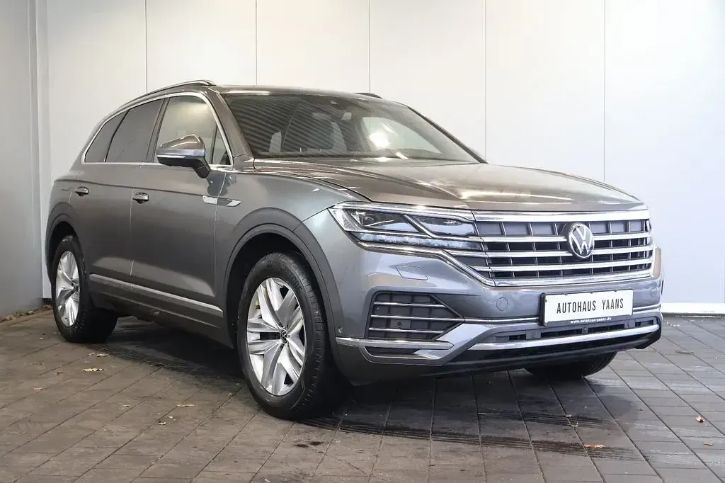 Gebraucht VW Touareg 286 PS (210 kW) 2023 Grau SUV