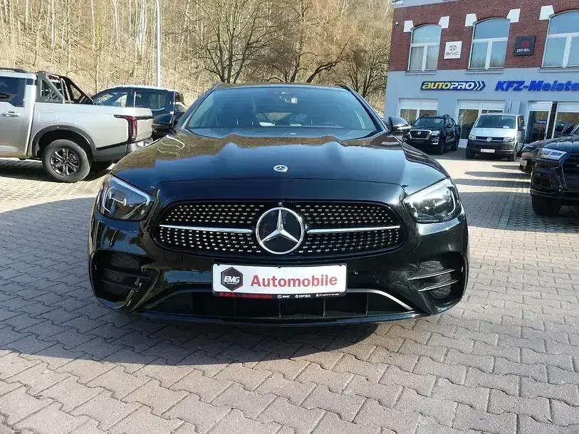 Gebraucht Mercedes E300 AMG line 194 PS (142 kW) 2022 Schwarz Limousine