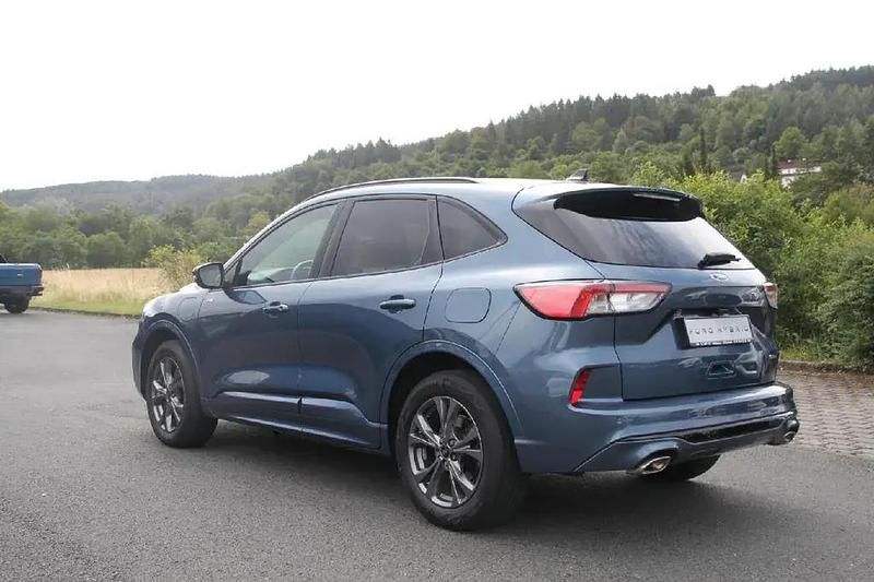 Gebraucht Ford Kuga ST-Line 152 PS (111 kW) 2021 Chromablau metallic SUV