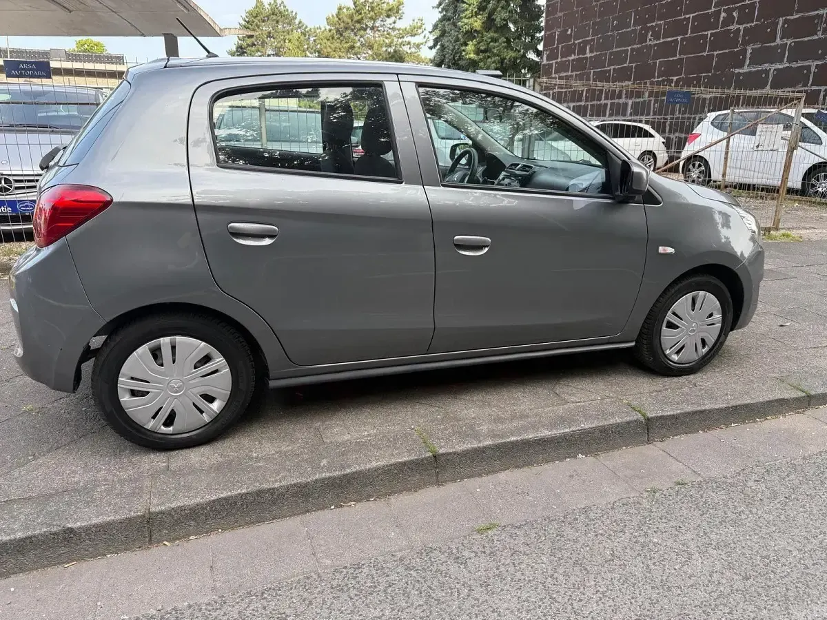 Gebraucht Mitsubishi Space Star Edition 71 PS (52 kW) 2019 Grau Kleinwagen