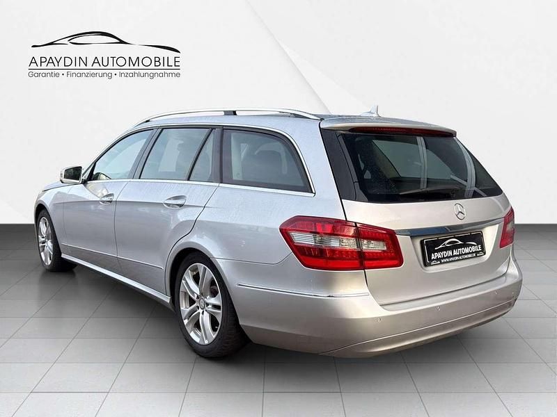Gebraucht Mercedes E220 Elegance 170 PS (125 kW) 2012 Silber Kombi