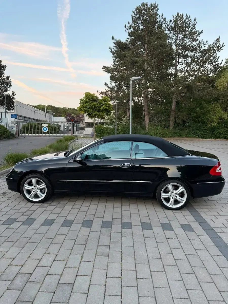 Gebraucht Mercedes CLK200 163 PS (119 kW) 2005 Schwarz Cabrio
