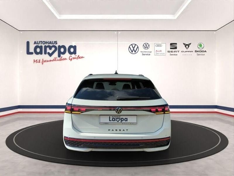 Gebraucht VW Passat R-line 150 PS (110 kW) 2024 Weiss Kombi