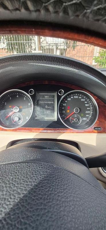 Gebraucht VW Passat Exclusive 160 PS (117 kW) 2010 Braun Coupé