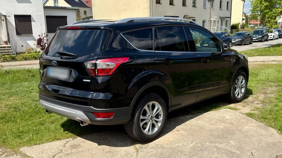 Używany Ford Kuga Titanium 150 KM (110 kW) 2018 Czarny SUV