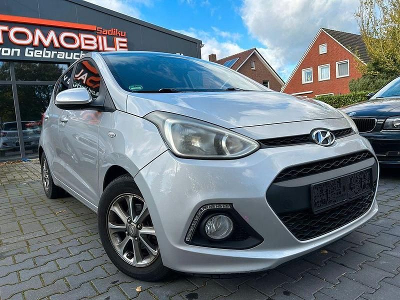 Silber Gebraucht 2014 Hyundai i10 Edition Kleinwagen | 5.450 € (Fairer Preis) - Bild 1/4