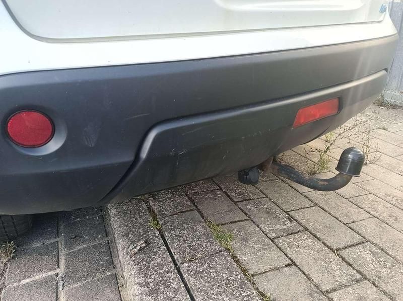 Weiß Gebraucht 2012 Nissan Qashqai Tekna SUV | 7.500 € (Fairer Preis) - Bild 1/4