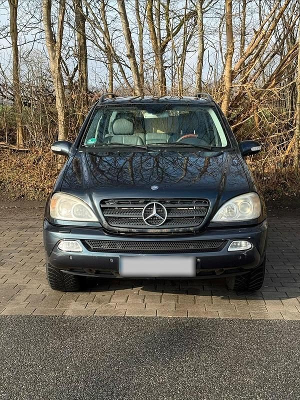 Gebraucht Mercedes ML270 163 PS (119 kW) 2003 Blau SUV