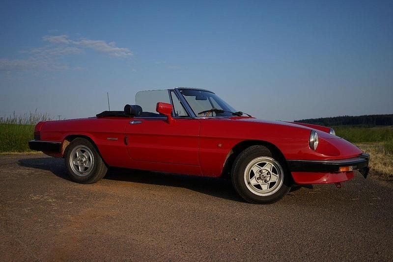 Gebraucht Alfa Romeo Spider 116 PS (85 kW) 1989 Rot Cabrio