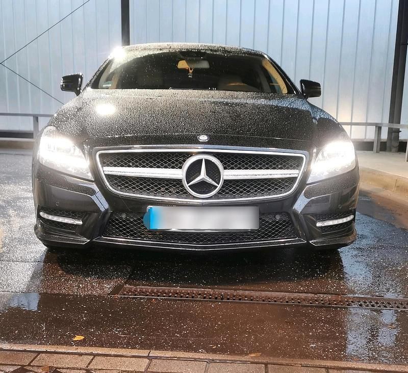 Schwarz Gebraucht 2012 Mercedes CLS250 AMG Kombi | 11.300 € (Fairer Preis) - Bild 1/4