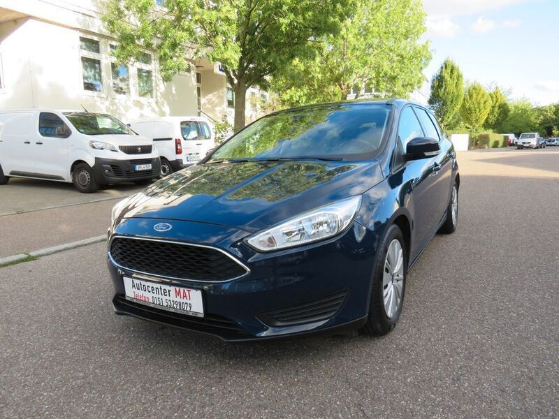 Blau Gebraucht 2015 Ford Focus Trend Kombi | 7.450 € (Fairer Preis) - Bild 1/4
