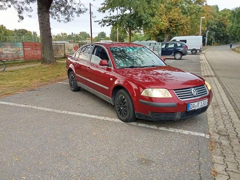 Rot Gebraucht 2001 VW Passat Comfortline Limousine | 800 € (Superpreis) - Bild 1/4