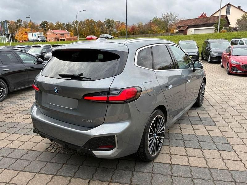 Gebraucht BMW 225 Active Tourer M Sport 245 PS (180 kW) 2023 Grau Van / Kleinbus