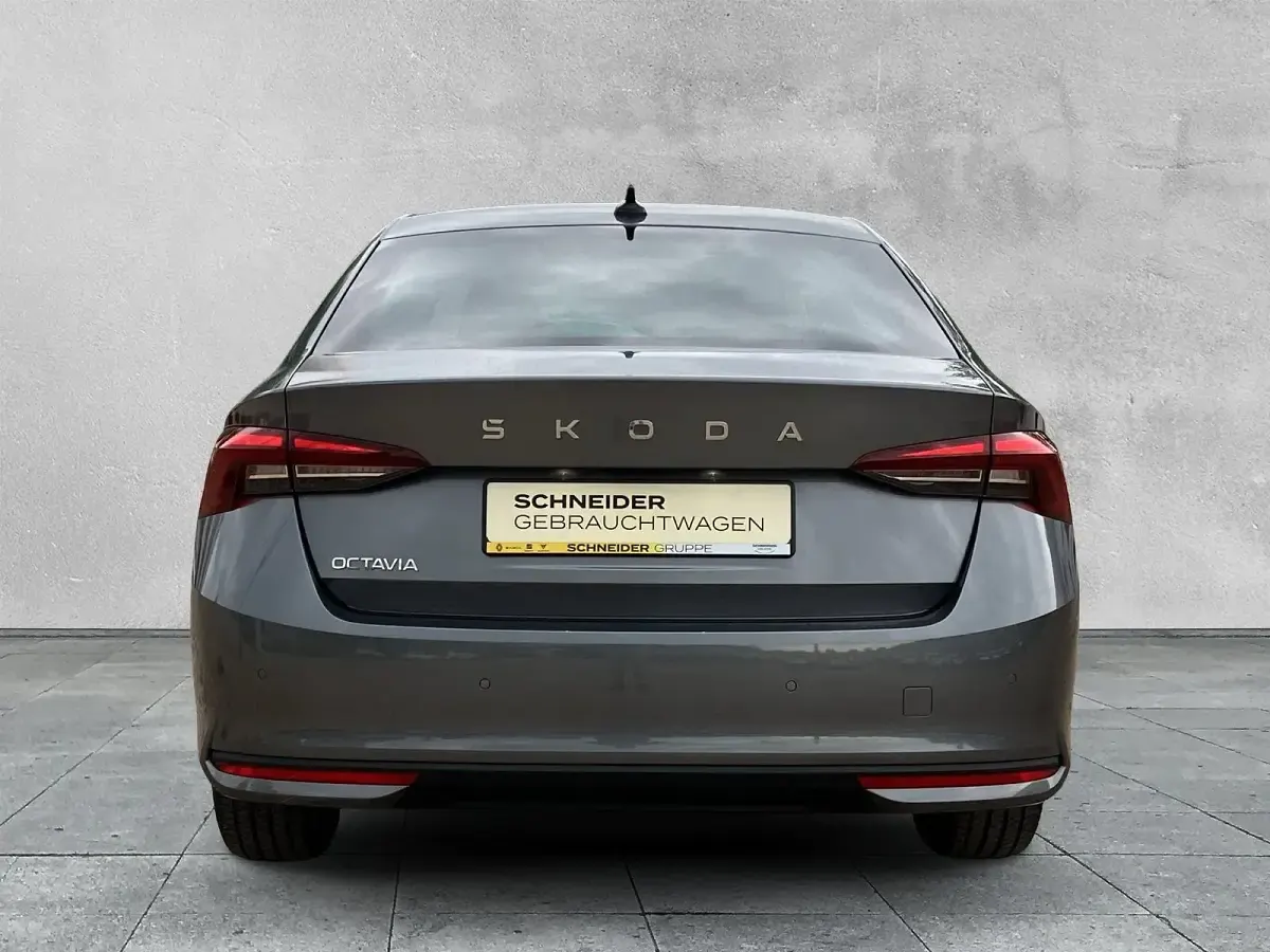 Gebraucht Skoda Octavia Selection 116 PS (85 kW) 2024 Grau Limousine